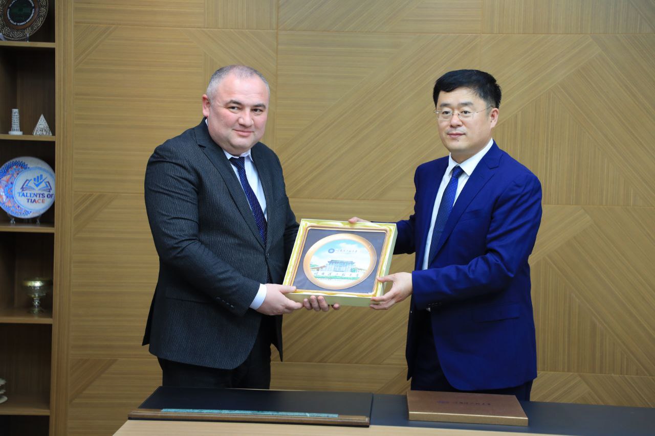 Toshkent arxitektura-qurilish universitetiga Xitoy harbiy muhandislik sohasining vakillari tashrif buyurdi