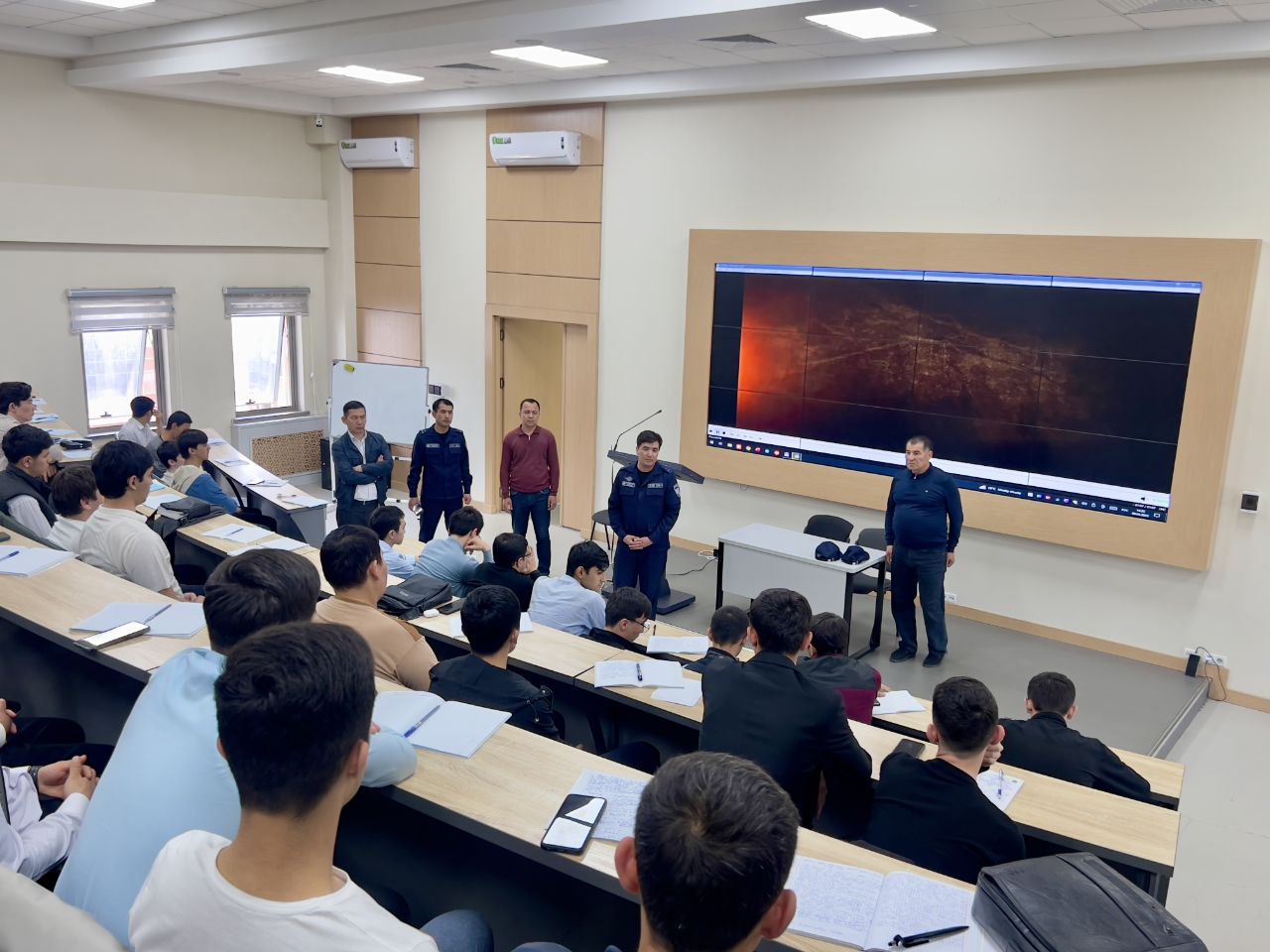 Toshkent arxitektura-qurilish universitetida yoshlarni qutqaruvchilik kasbiga qiziqtirish bo‘yicha amaliy uchrashuv o‘tkazildi