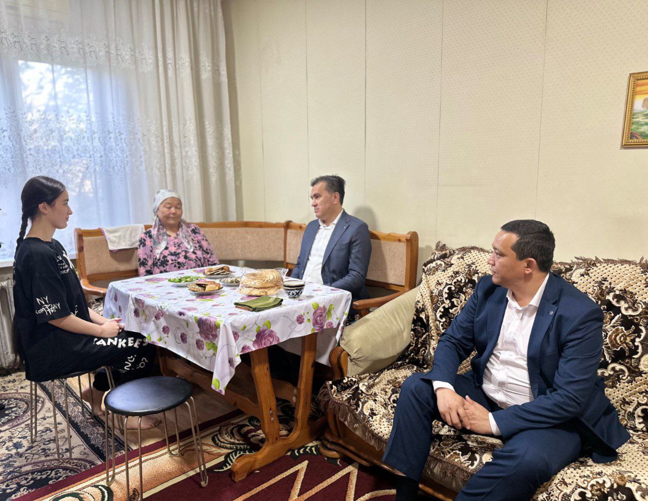 Toshkent arxitektura-qurilish universiteti rektori talabalar yashash sharoitlari bilan tanishdi