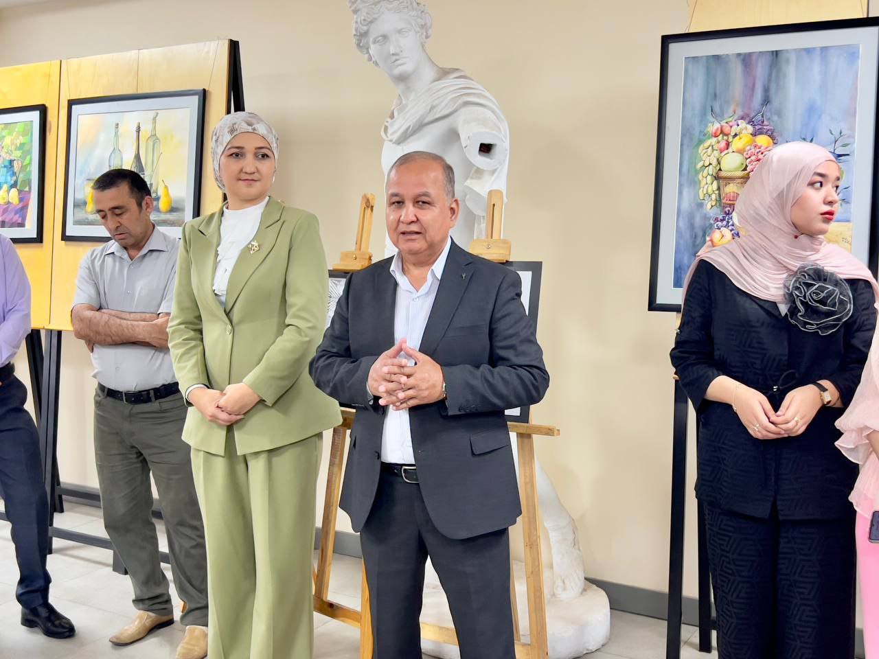 Toshkent arxitektura-qurilish universitetida “Bahor nafasi talabalar nigohida” ko‘rgazmasi ochildi