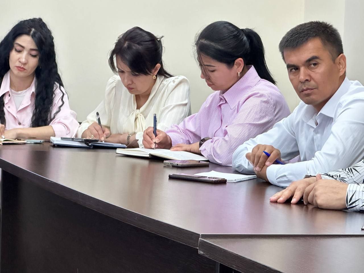 Toshkent arxitektura-qurilish universitetida talabalar oʻrtasida "Huquqbuzarlik va jinoyatchilikni oldini olish" mavzusida  tyutorlar oʻrtasida seminar boʻlib oʻtdi