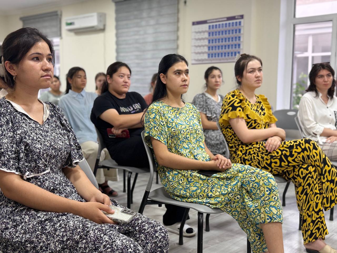 "O'quvchi va talaba qizlarga nisbatan tazyiq o'tkazish yoki zo'ravonlik sodir etish holatlarini oldini olishga qaratilgan" psixologik tadbir tashkil etildi