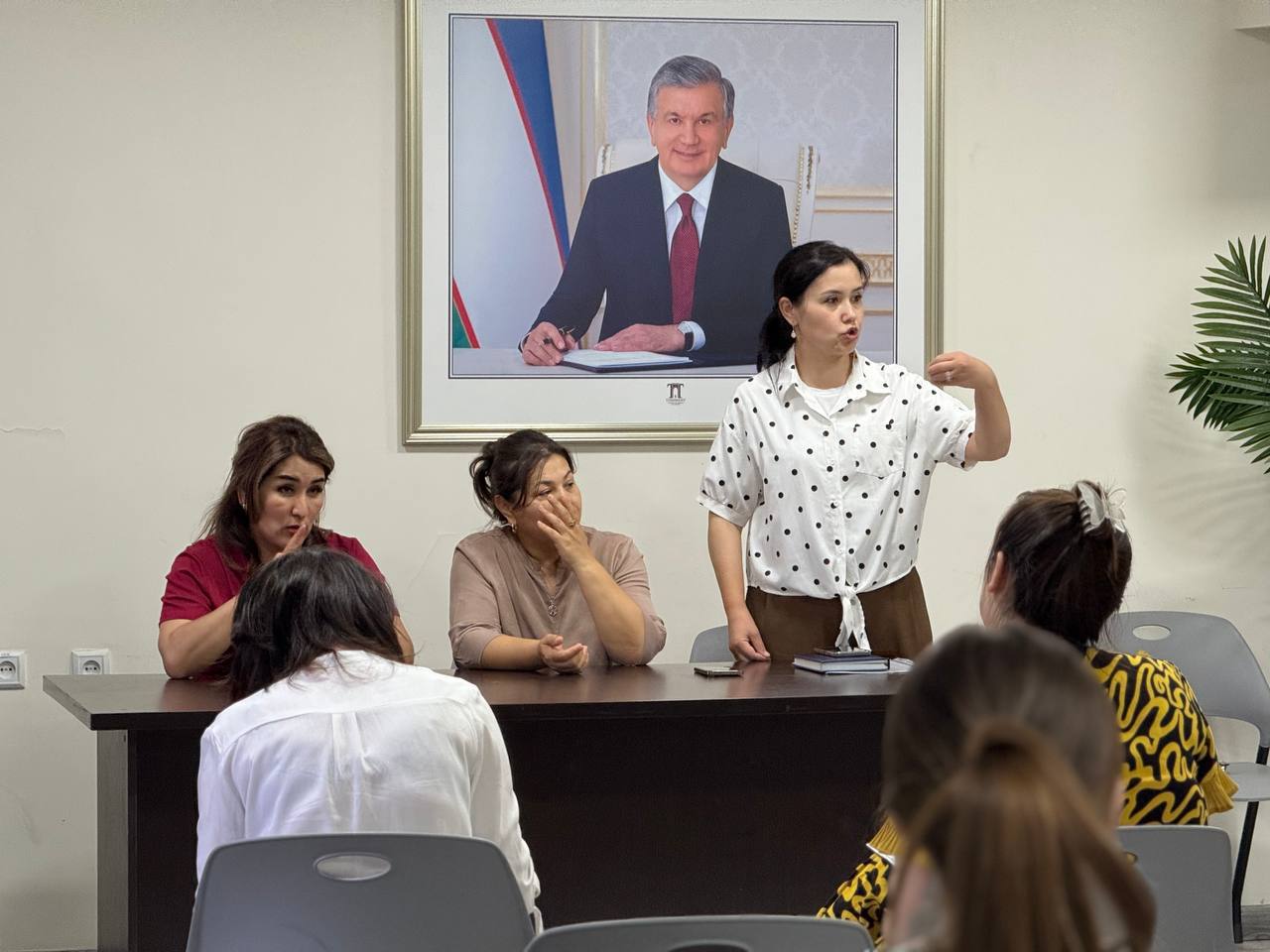 "O'quvchi va talaba qizlarga nisbatan tazyiq o'tkazish yoki zo'ravonlik sodir etish holatlarini oldini olishga qaratilgan" psixologik tadbir tashkil etildi