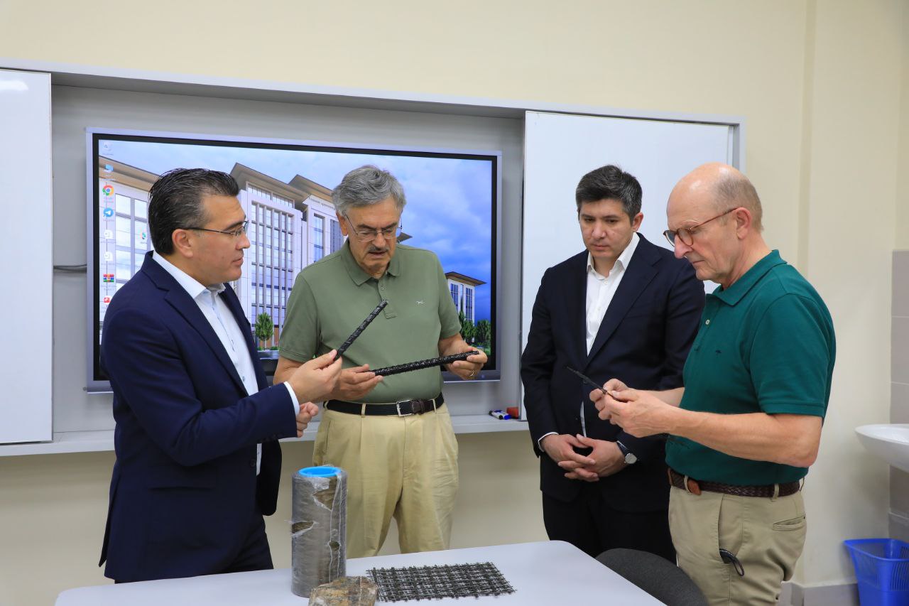 Yangi O‘zbekiston universiteti rektori va prorektori Toshkent arxitektura-qurilish universitetiga tashrif buyurdi