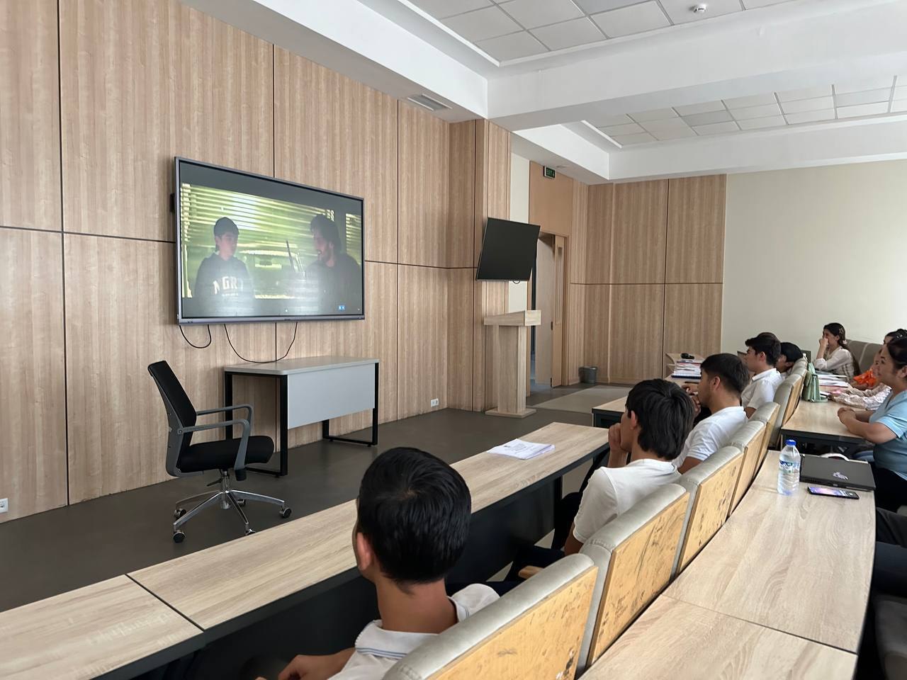 Toshkent arxitektura-qurilish universitetida "Dolzarb 90 kun" loyihasi doirasida kino kechasi o'tkazildi