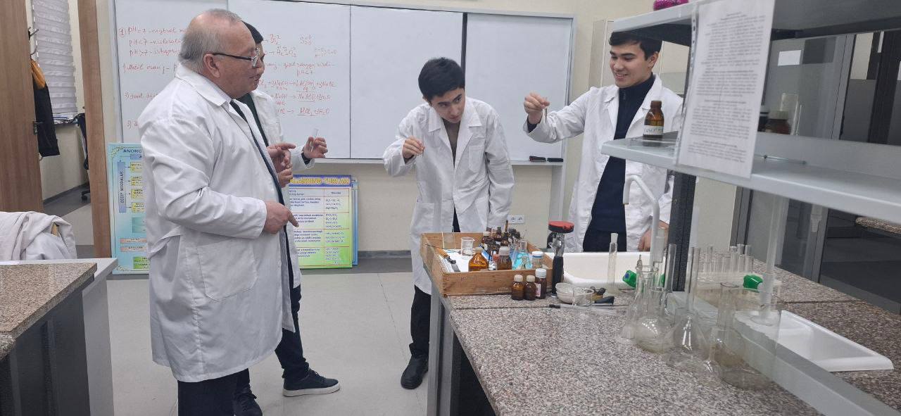 Toshkent arxitektura-qurilish universitetida “Dolzarb 90 kun” loyihasi doirasida “Amaliy kimyo laboratoriyasi” to‘garagi faoliyati davom etmoqda