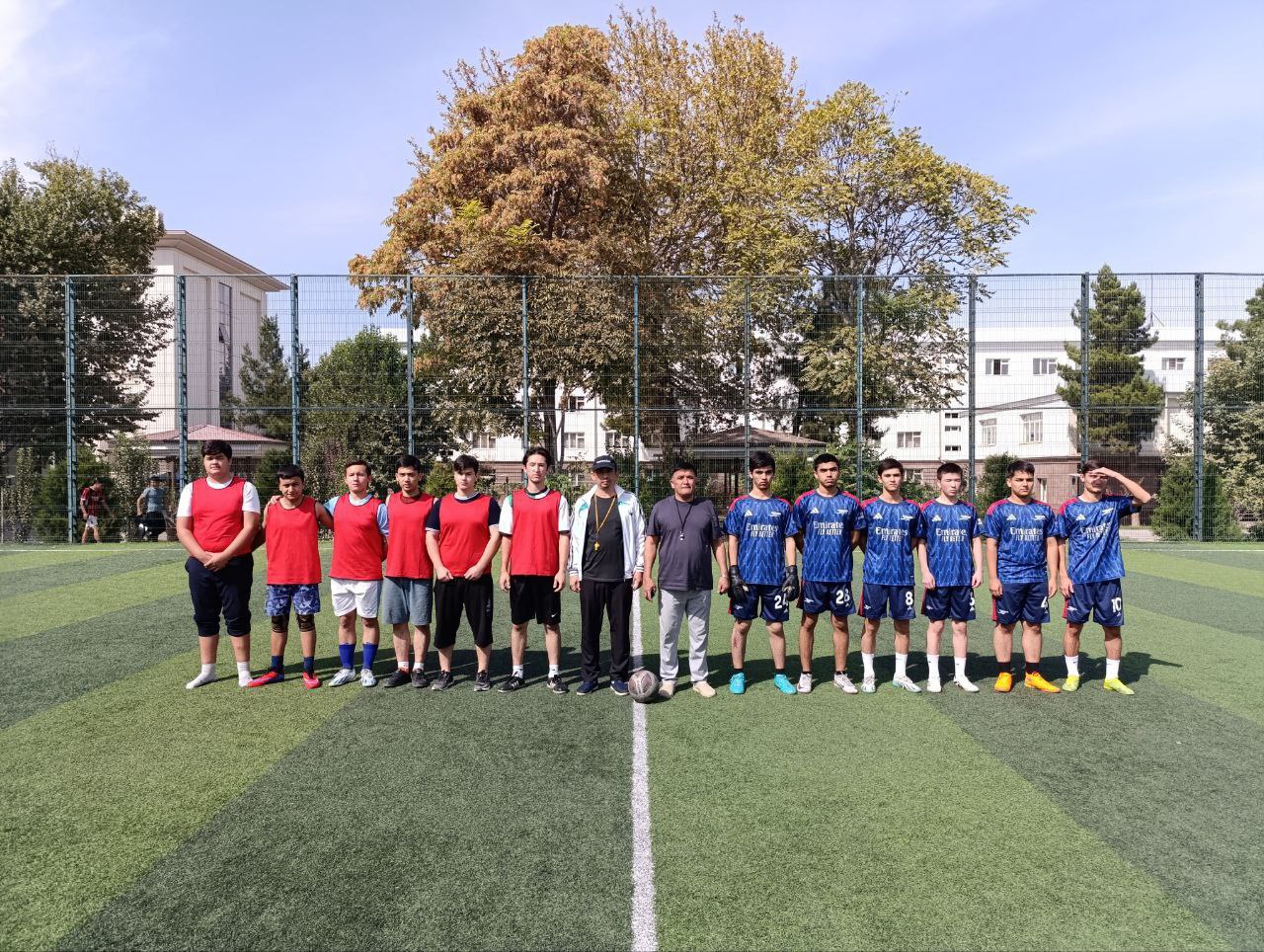 Toshkent arxitektura-qurilish universitetida talaba-yoshlar oʻrtasida futbol musobaqasi bo‘lib o‘tmoqda