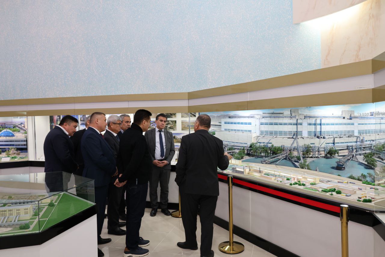 Toshkent arxitektura-qurilish universiteti rektori Baxrom Tulaganov Navoiy davlat konchilik va texnologiyalar universitetida bo‘lib o‘tgan “Muruntov” forumida faol ishtirok etdi