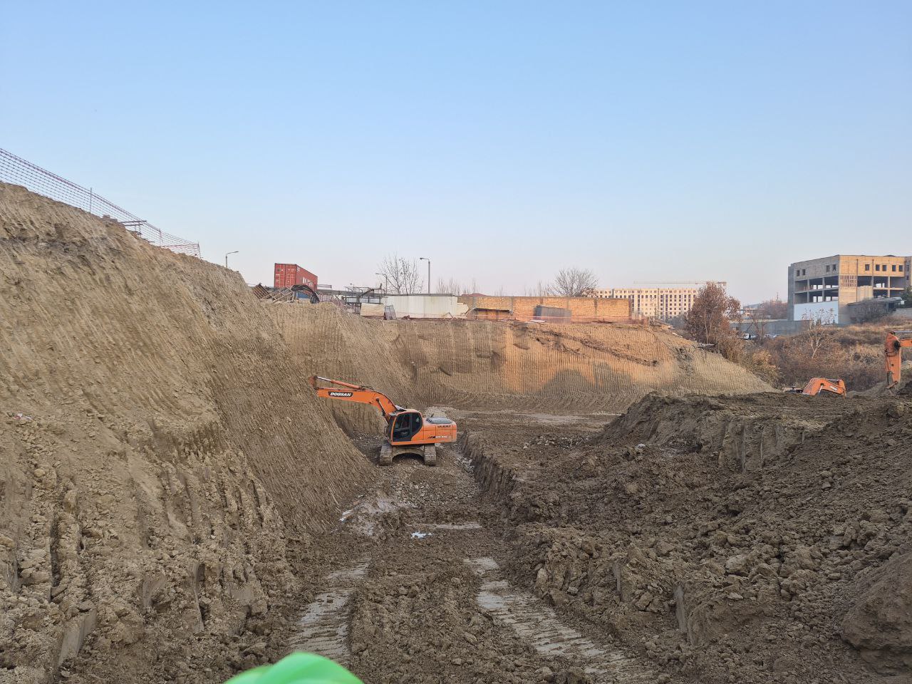 Toshkent arxitektura-qurilish universiteti talabalari ʻʻSoy bo'yiʼʼ qurilish obʼektiga tashrif buyurishdi