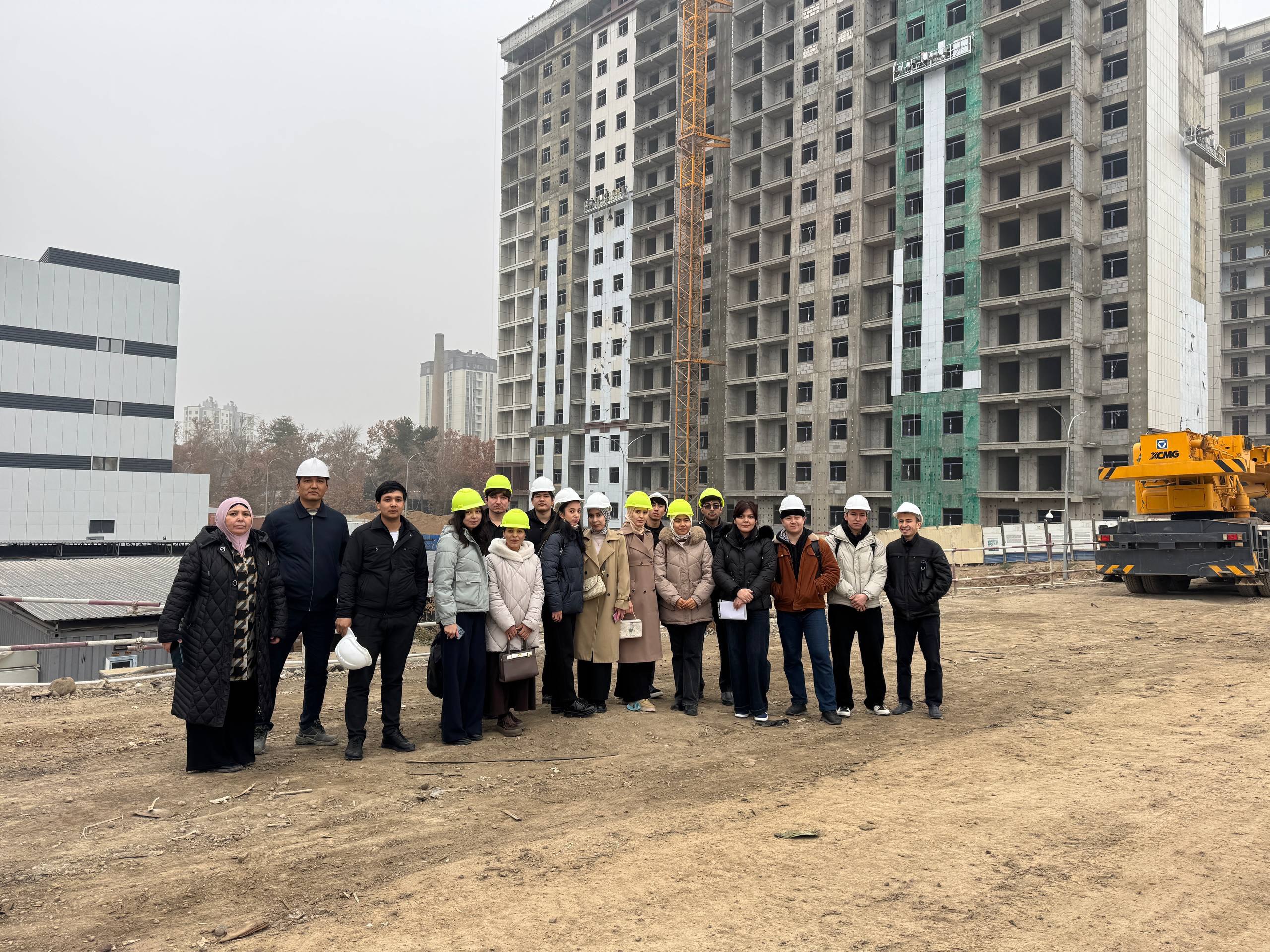Toshkent arxitektura-qurilish universiteti talabalari ʻʻHigh Town Cityʼʼ qurilish majmuasi bilan tanishish maqsadida tashrif buyurdilar