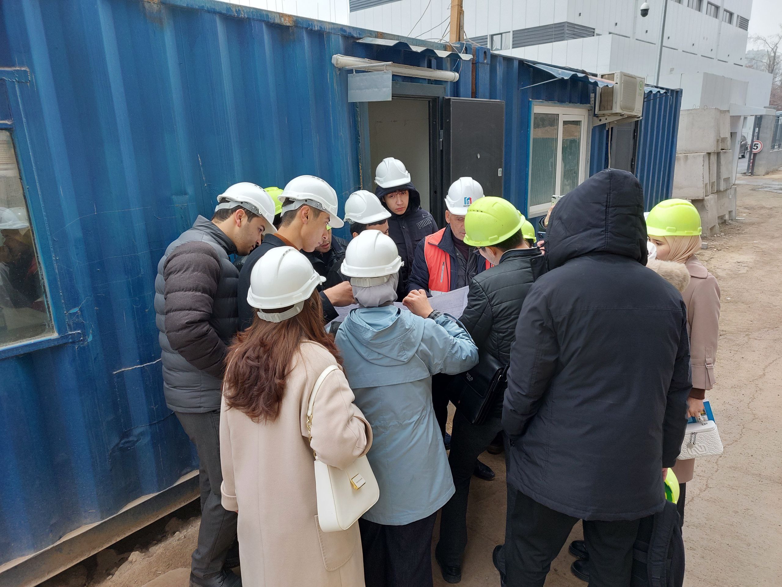 Toshkent arxitektura-qurilish universiteti talabalari ʻʻHigh Town Cityʼʼ qurilish majmuasi bilan tanishish maqsadida tashrif buyurdilar