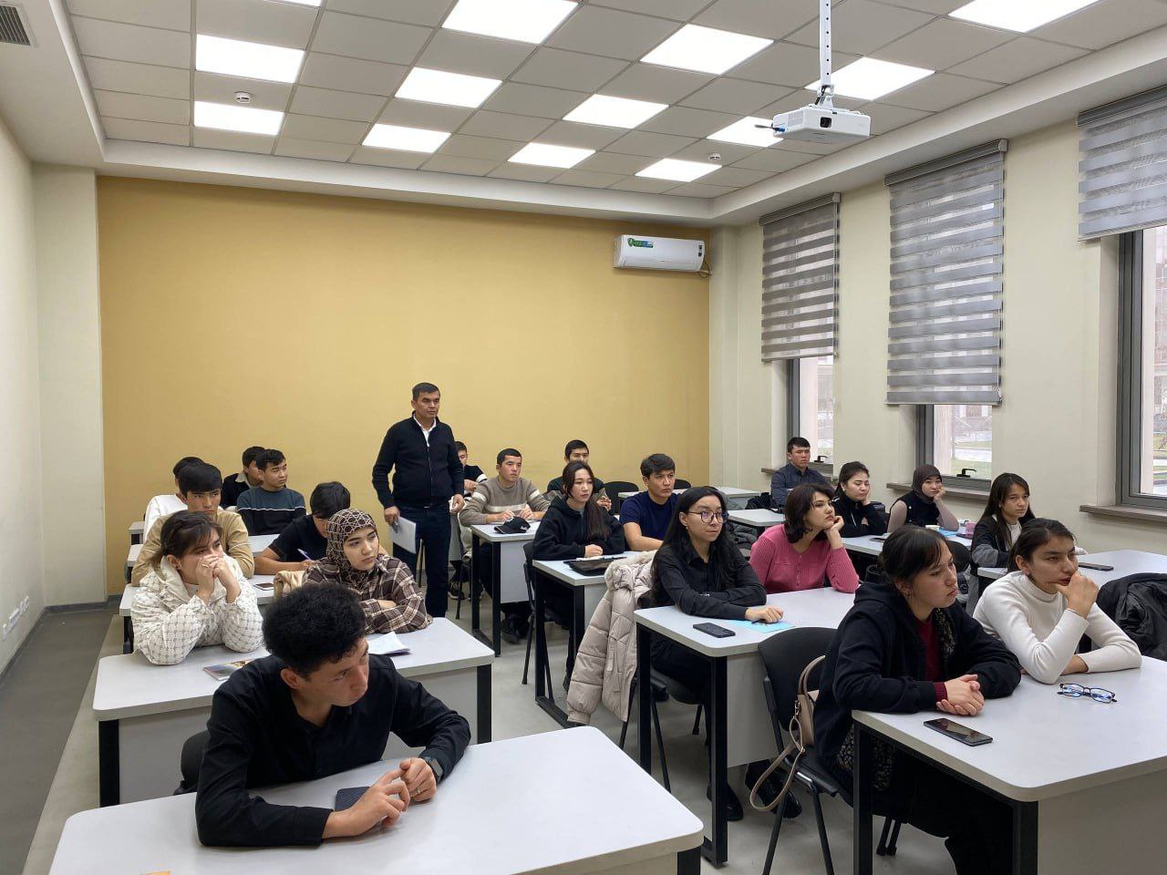 Toshkent arxitektura-qurilish universitetida “Halollik soati” nomli interaktiv suhbat tashkil etildi