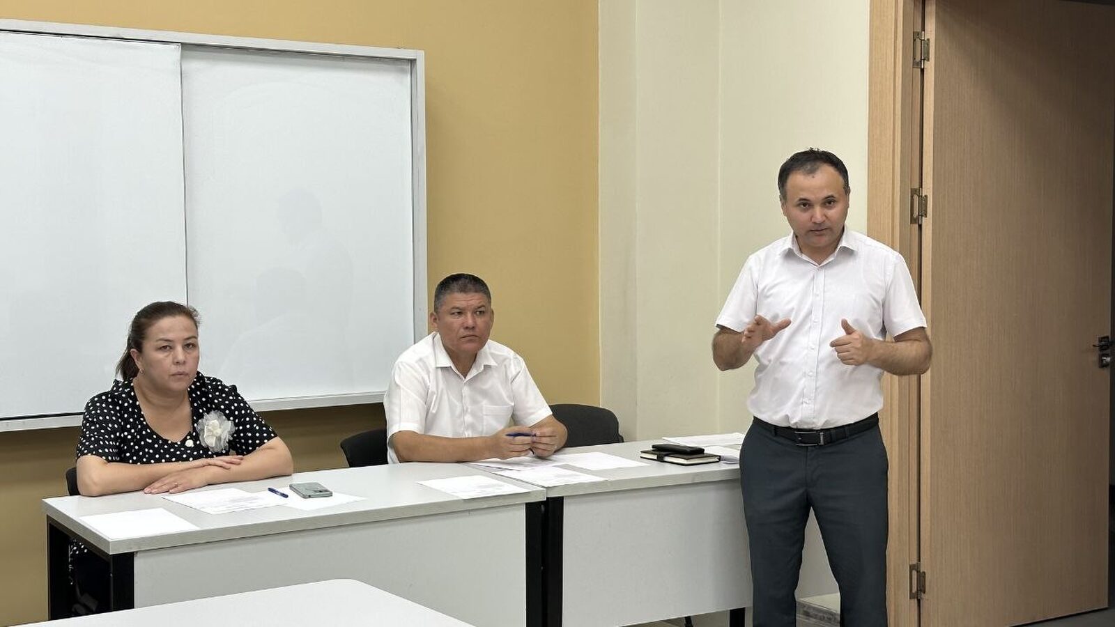 TAQUda tasdiqlangan jadval asosida texnikumni muvofaqqiyatli tamomlagan bitiruvchilarga imtihon(suhbat)lar bo‘lib o‘tmoqda